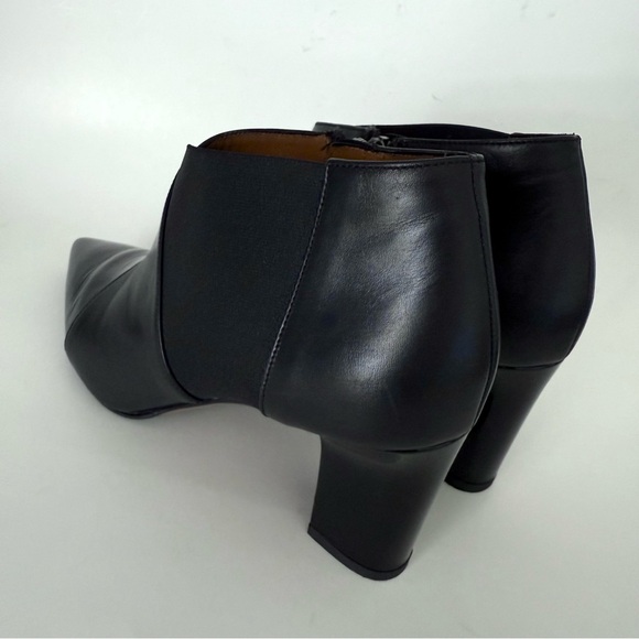 EUC Aquatalia Black Leather Ankle Booties Pointed Toe Italy - Picture 2 of 14